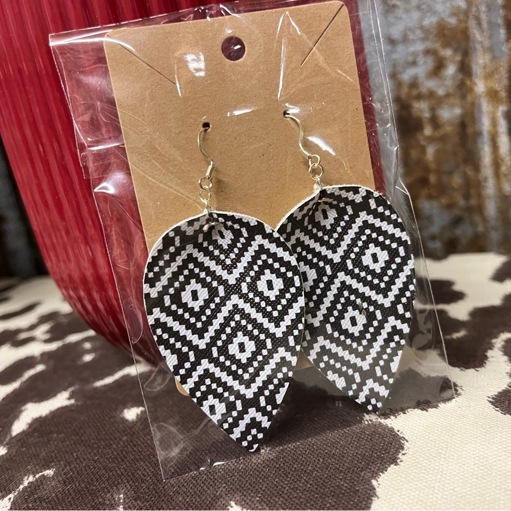 Aztec Black/White Earrings